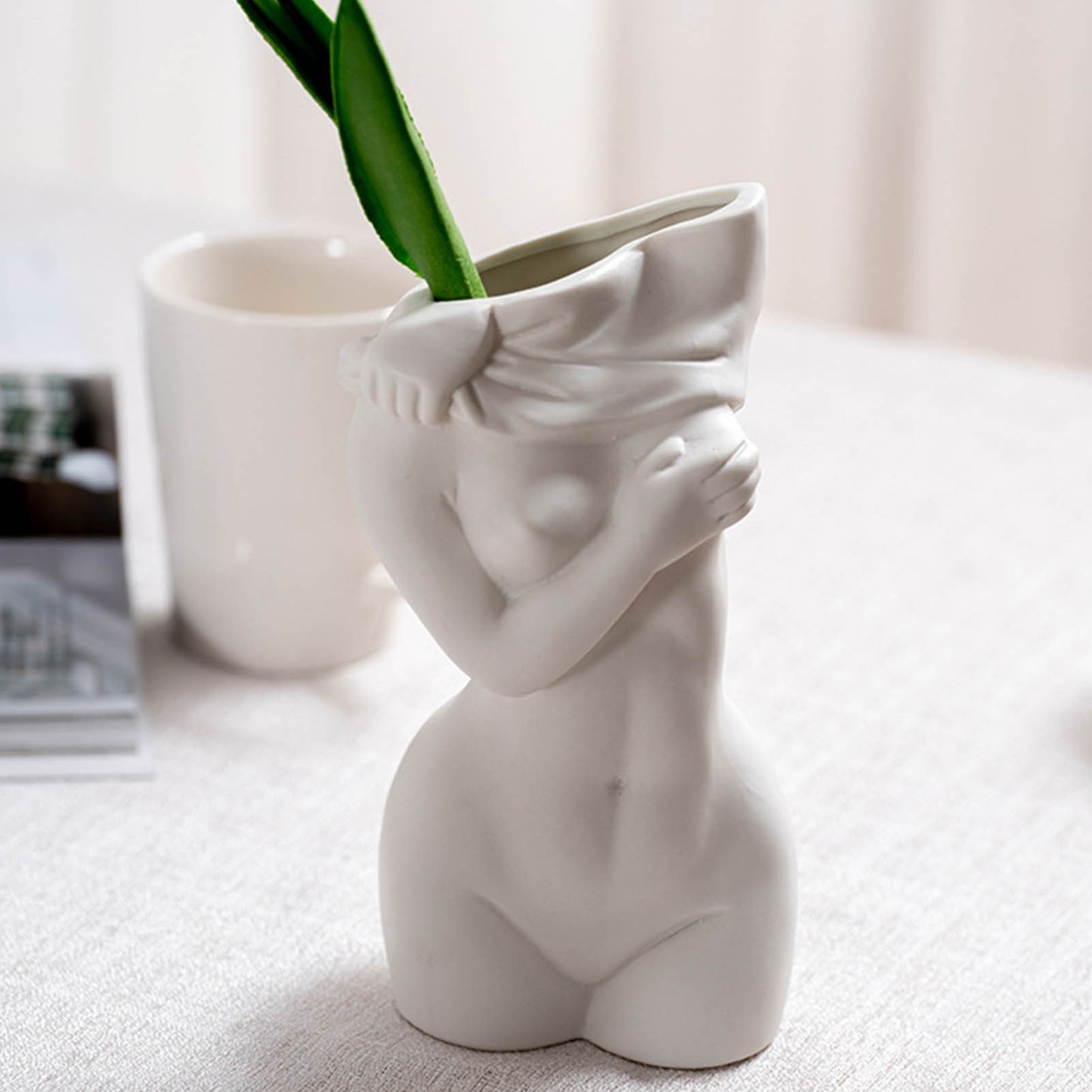 UHome Line™ Elegant Human Ceramic Vase