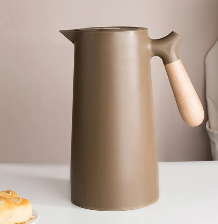 UNordic Line™ Wood Handle Kettle